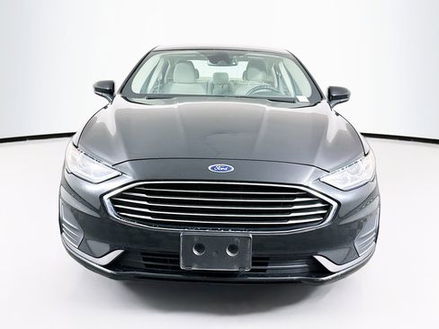 Used 2019 Ford Fusion SE AWD/4WD image 2