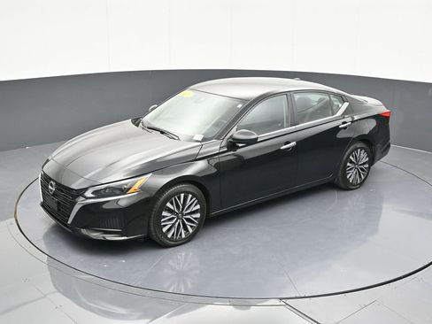 Used 2024 Nissan Altima 2.5 SV image 60