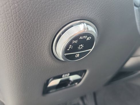 Used 2024 Mercedes-Benz GLC 300 image 25