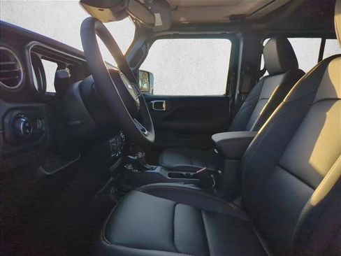 New 2026 Jeep Gladiator Sport AWD/4WD image 3