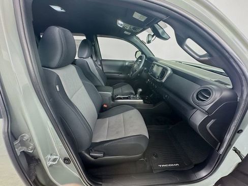 Used 2023 Toyota Tacoma TRD Off-Road image 29