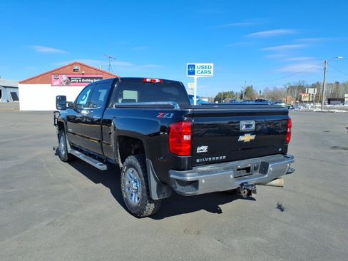 Used 2019 Chevrolet Silverado 3500 LT w/ LT Convenience Package image 4