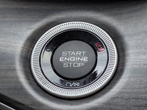 Used 2024 Jeep Grand Cherokee Limited w/ Luxury Tech Group II image 30