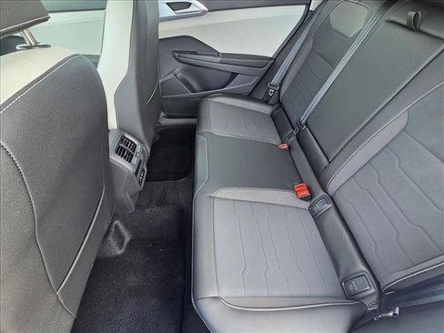 New 2026 Volkswagen Taos SE AWD/4WD image 15