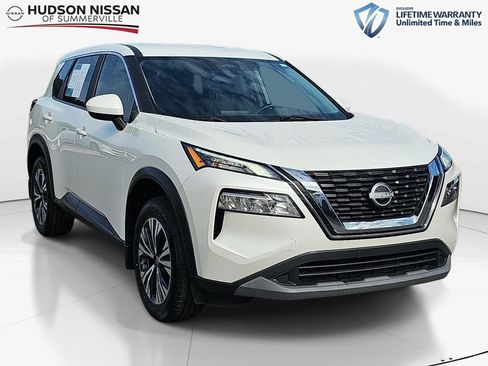 Used 2023 Nissan Rogue SV FWD image 1