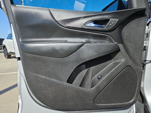 Used 2022 Chevrolet Equinox LT image 11