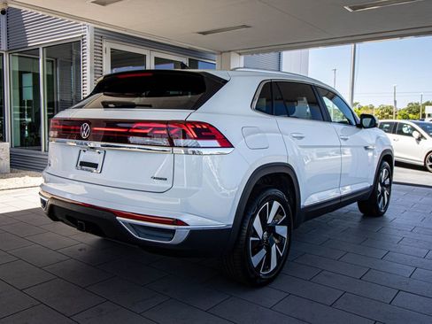 New 2026 Volkswagen Atlas Cross Sport SEL AWD/4WD image 2