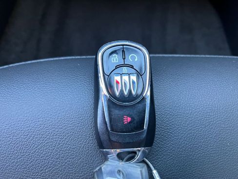 Used 2025 Buick Envista Sport Touring image 22