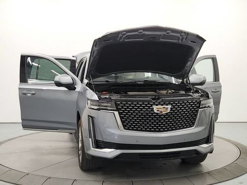 Used 2023 Cadillac Escalade ESV Premium Luxury AWD/4WD image 10
