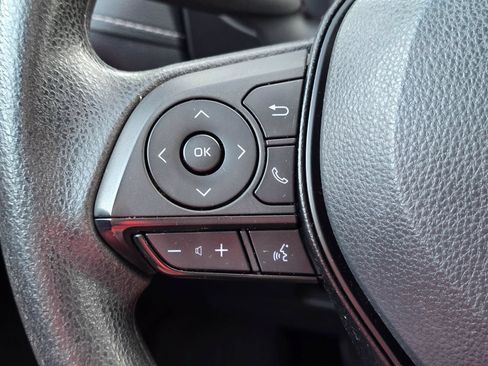 Used 2022 Toyota RAV4 XLE AWD/4WD image 21
