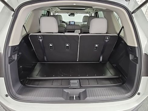 New 2025 Honda Pilot Touring image 37