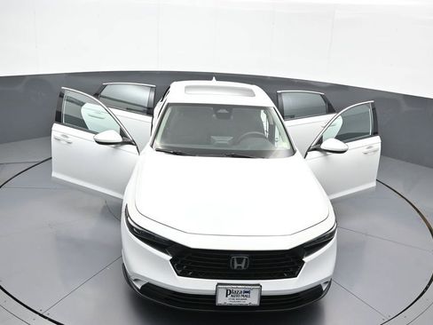 Certified 2023 Honda Accord EX image 46