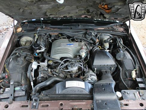 Used 1989 Ford LTD Crown Victoria image 17