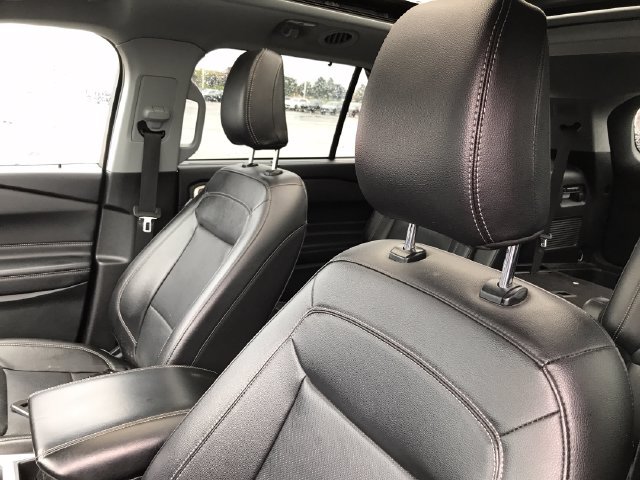 Used 2023 Ford Explorer Limited AWD/4WD image 32