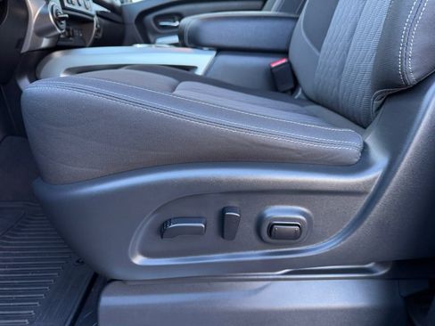 Certified 2021 Nissan Titan SV w/ SV Convenience Package image 16