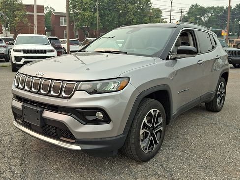 Used 2022 Jeep Compass Limited AWD/4WD image 3
