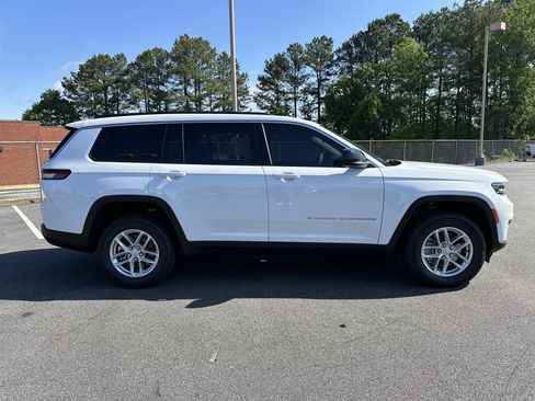 New 2025 Jeep Grand Cherokee L Laredo image 5