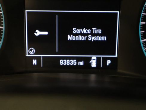 Used 2020 Chevrolet Equinox LS image 37