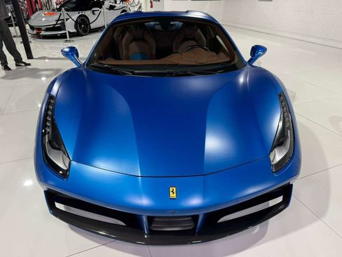 Used 2018 Ferrari 488 Spider image 10
