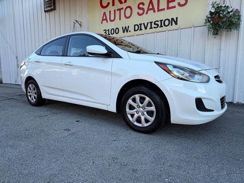 Used 2014 Hyundai Accent GLS FWD image 2