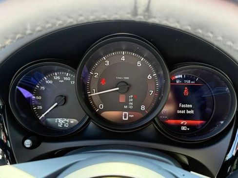 Used 2025 Porsche Macan AWD/4WD image 9
