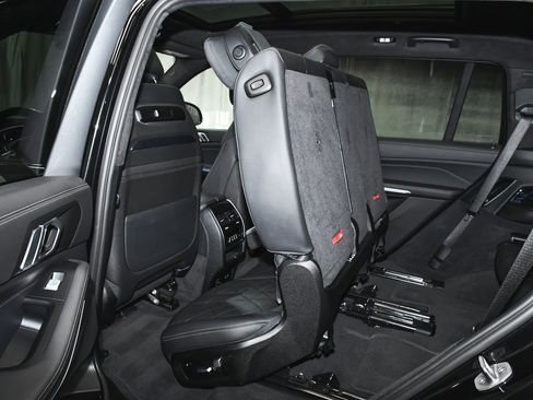 Used 2023 BMW X7 xDrive40i w/ M Sport Package image 63