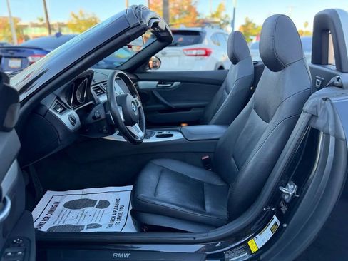 Used 2009 BMW Z4 sDrive30i image 25
