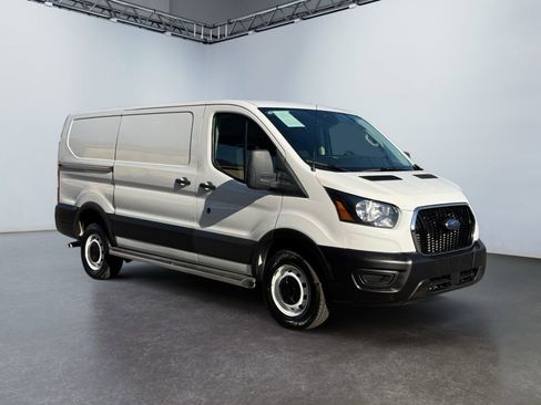 Used 2025 Ford Transit 250 Low Roof w/ Exterior Upgrade Package RWD image 3