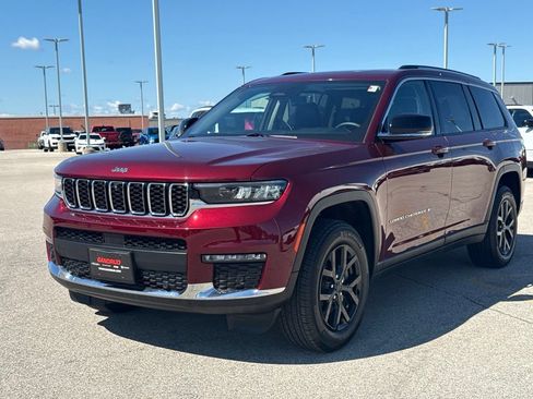 Used 2023 Jeep Grand Cherokee L Limited w/ Luxury Tech Group II AWD/4WD image 2