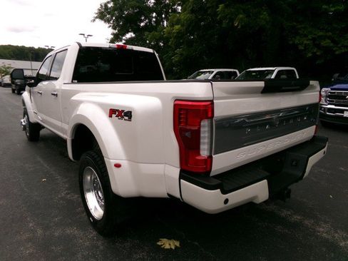 Used 2017 Ford F450 Platinum w/ Platinum Ultimate Package AWD/4WD image 7