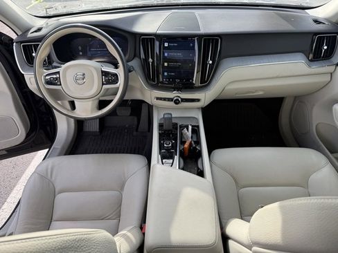 Used 2023 Volvo XC60 B5 Plus w/ Climate Package image 9