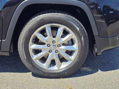 Used 2017 Jeep Cherokee Limited AWD/4WD image 10