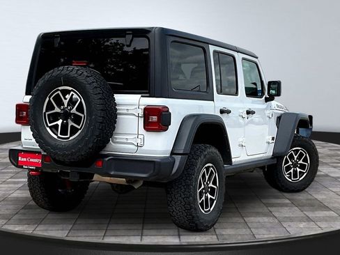 Used 2025 Jeep Wrangler Unlimited Rubicon AWD/4WD image 7