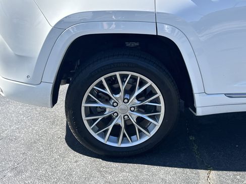 Used 2022 Jeep Grand Cherokee Summit w/ Adv Protech Group IV RWD image 17