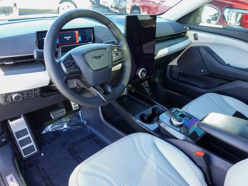 Used 2022 Ford Mustang Mach-E Premium image 9