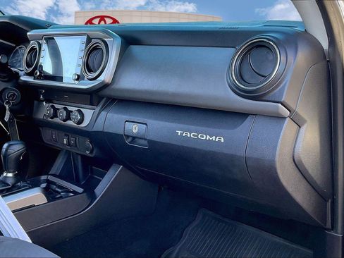 Certified 2020 Toyota Tacoma SR5 image 16