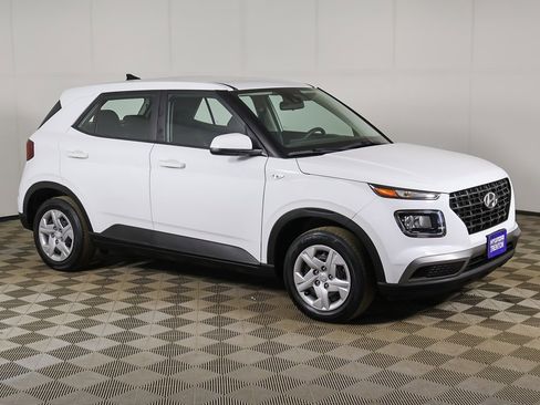 Used 2020 Hyundai Venue SE image 36