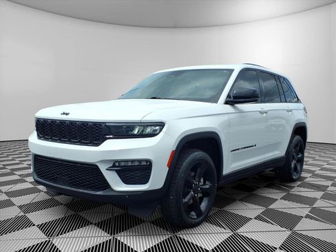 Used 2023 Jeep Grand Cherokee Limited w/ Black Appearance Package RWD image 23