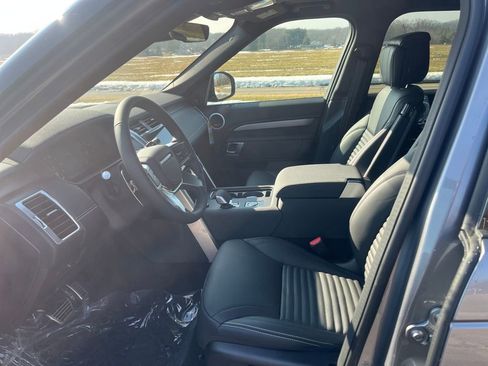 New 2026 Land Rover Discovery Limited Edition AWD/4WD image 9