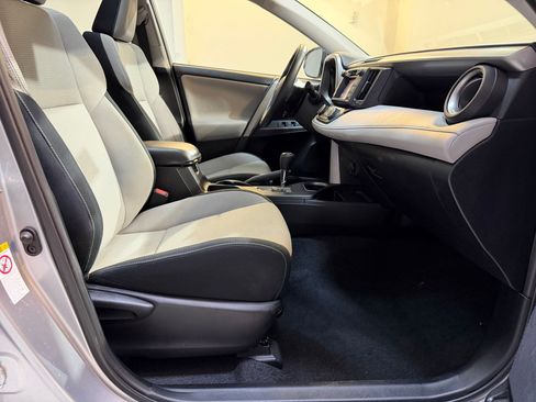 Used 2017 Toyota RAV4 XLE FWD image 42