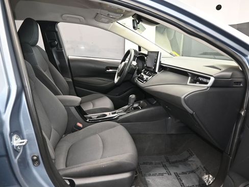 Used 2021 Toyota Corolla LE image 40