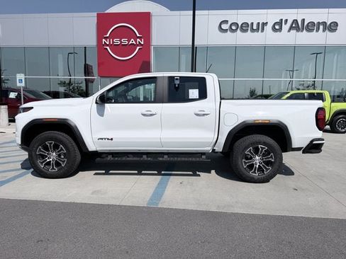 Used 2024 GMC Canyon AT4 w/ AT4 Premium Package AWD/4WD image 2