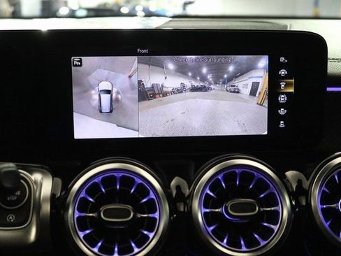 Used 2023 Mercedes-Benz GLB 250 4MATIC image 26