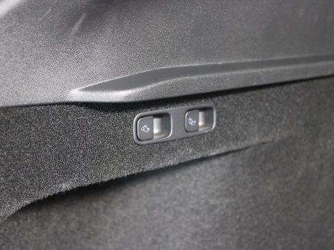 Used 2023 Tesla Model Y Performance image 21