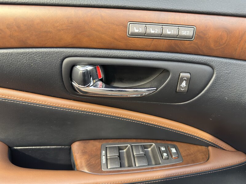 Used 2012 Lexus LS 460 w/ Sport Pkg RWD image 23
