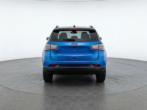 Used 2025 Jeep Compass Trailhawk AWD/4WD image 7