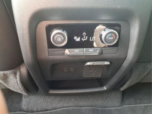 Used 2025 Buick Enclave Sport Touring w/ Super Cruise Package FWD image 21
