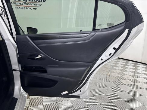 Used 2024 Lexus ES 350 w/ Premium Package FWD image 28