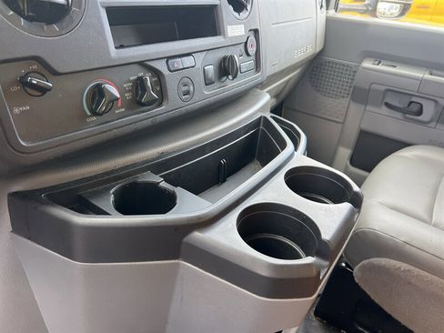 Used 2022 Ford E-350 and Econoline 350 Super Duty image 20
