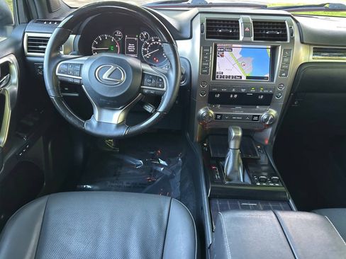 Used 2020 Lexus GX 460 Premium w/ Premium Package AWD/4WD image 18